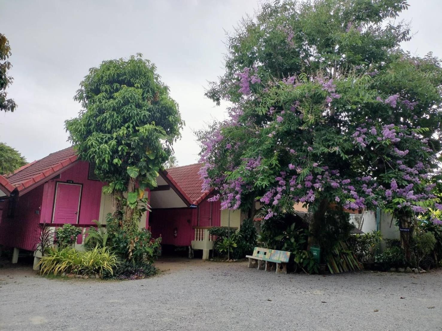 Haad Somboon House Hotel Bangszaphan Kültér fotó