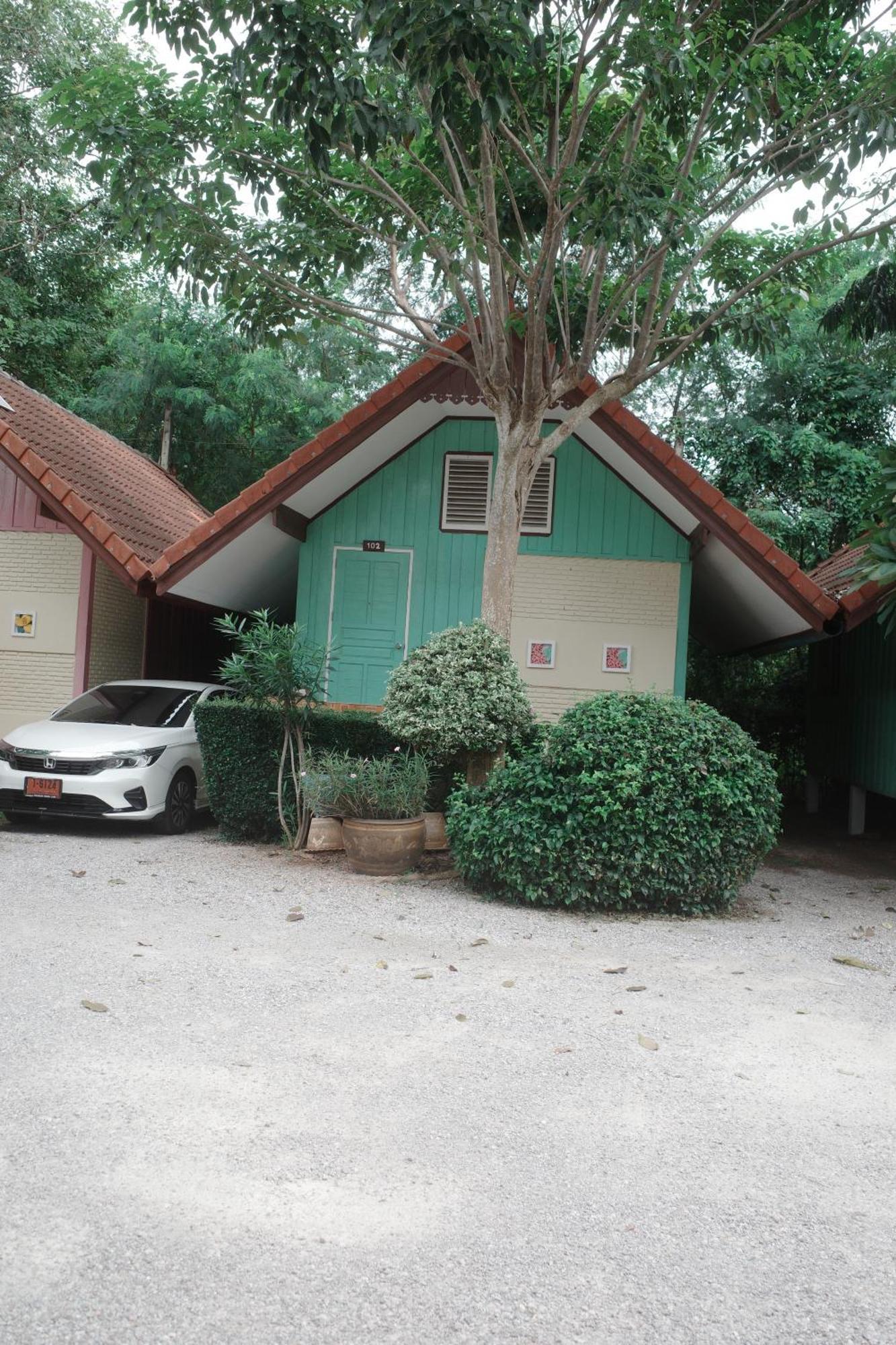 Haad Somboon House Hotel Bangszaphan Kültér fotó