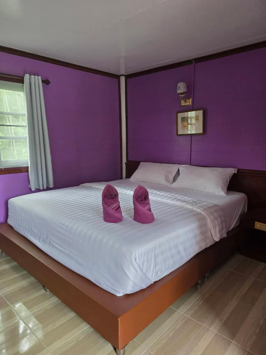 Haad Somboon House Hotel Bangszaphan Kültér fotó