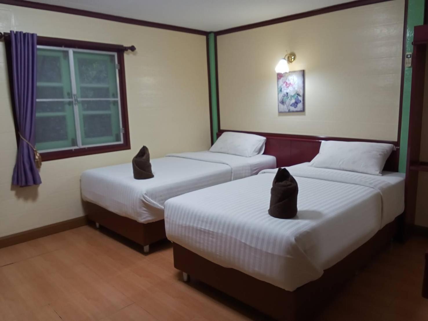 Haad Somboon House Hotel Bangszaphan Kültér fotó