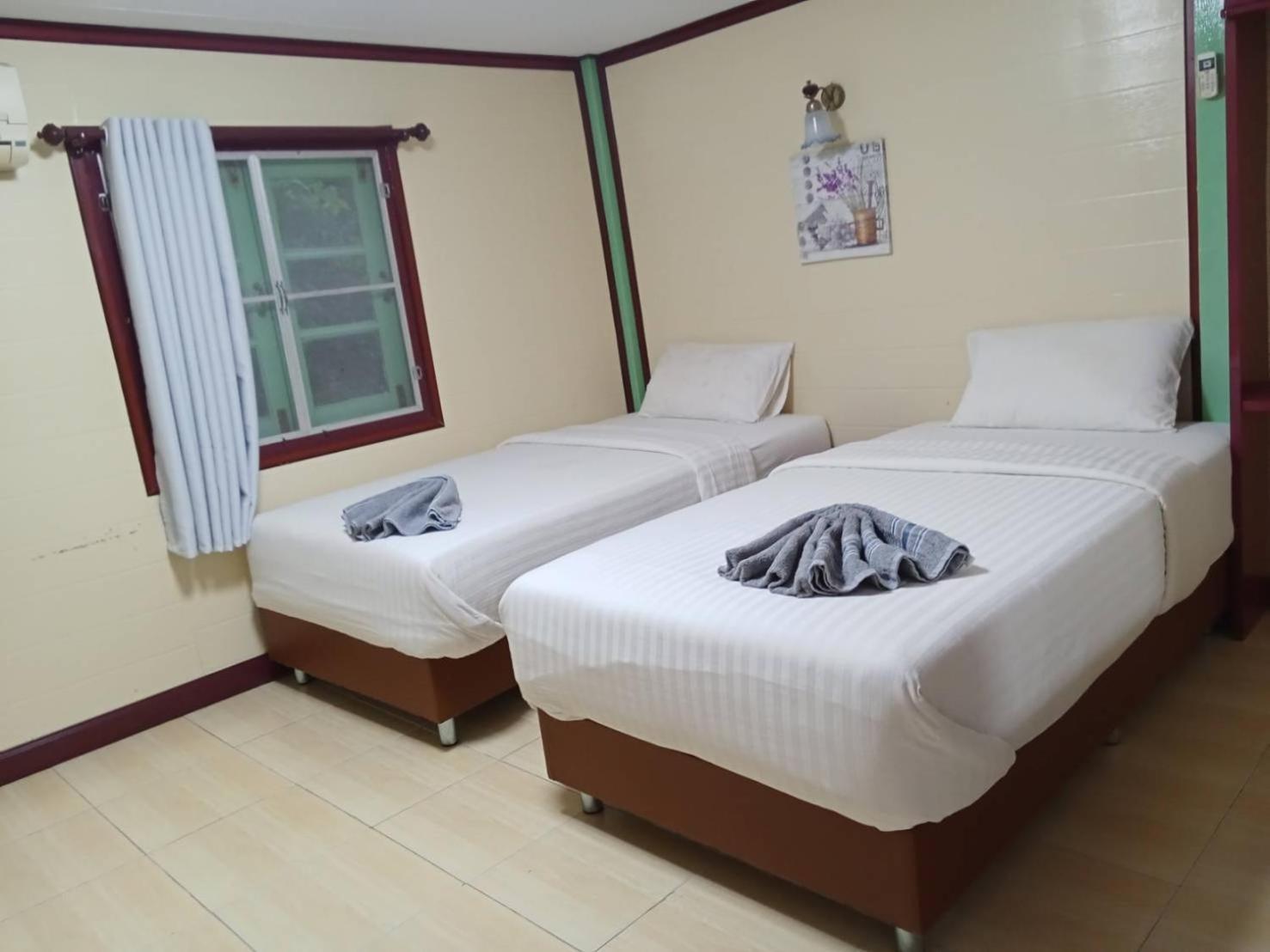 Haad Somboon House Hotel Bangszaphan Kültér fotó