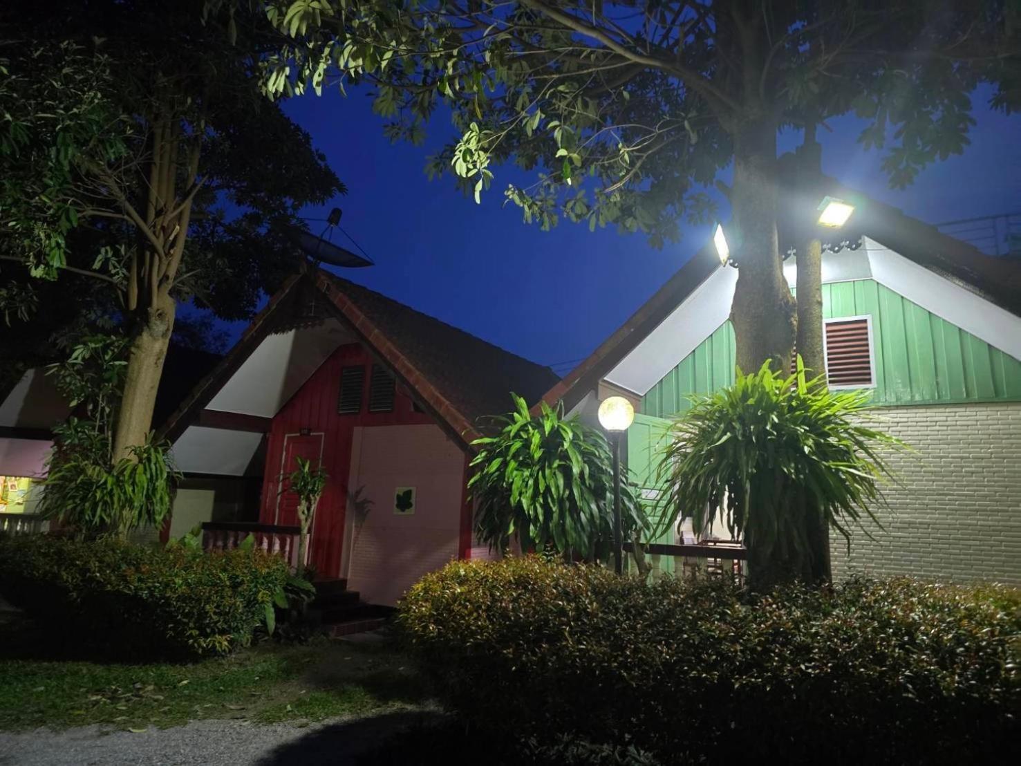 Haad Somboon House Hotel Bangszaphan Kültér fotó
