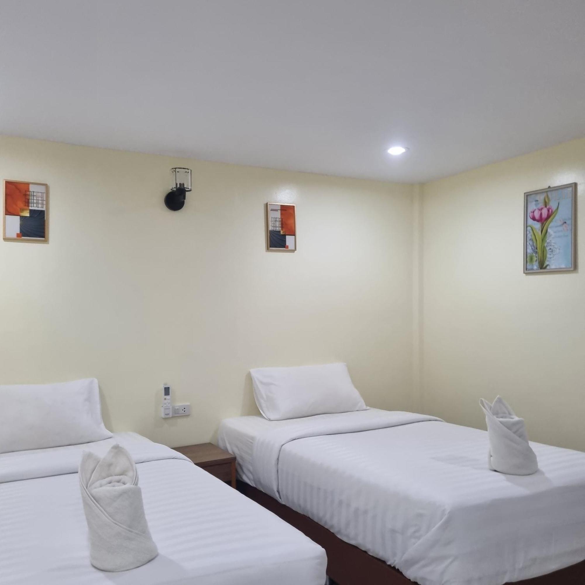 Haad Somboon House Hotel Bangszaphan Kültér fotó
