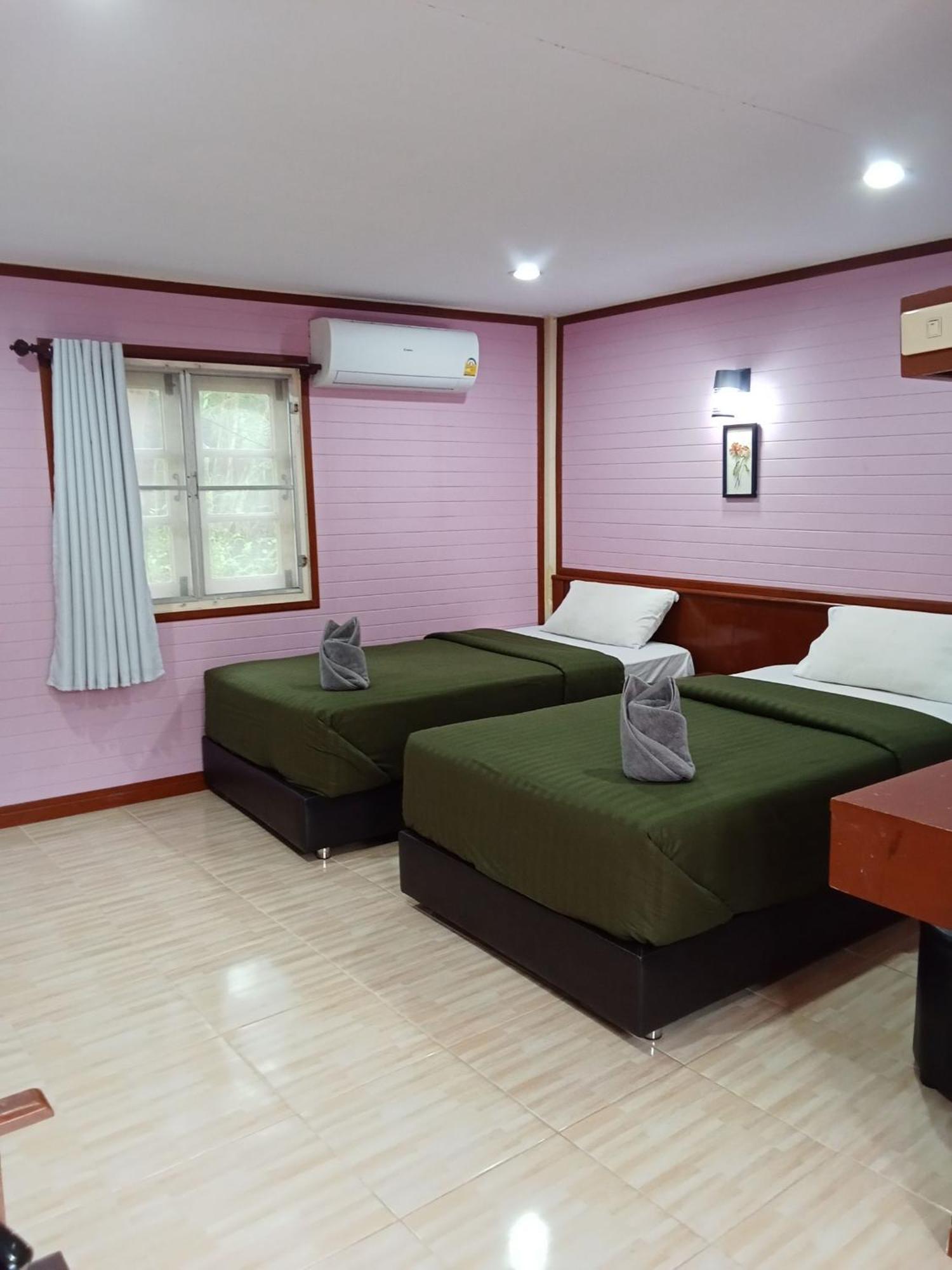 Haad Somboon House Hotel Bangszaphan Kültér fotó