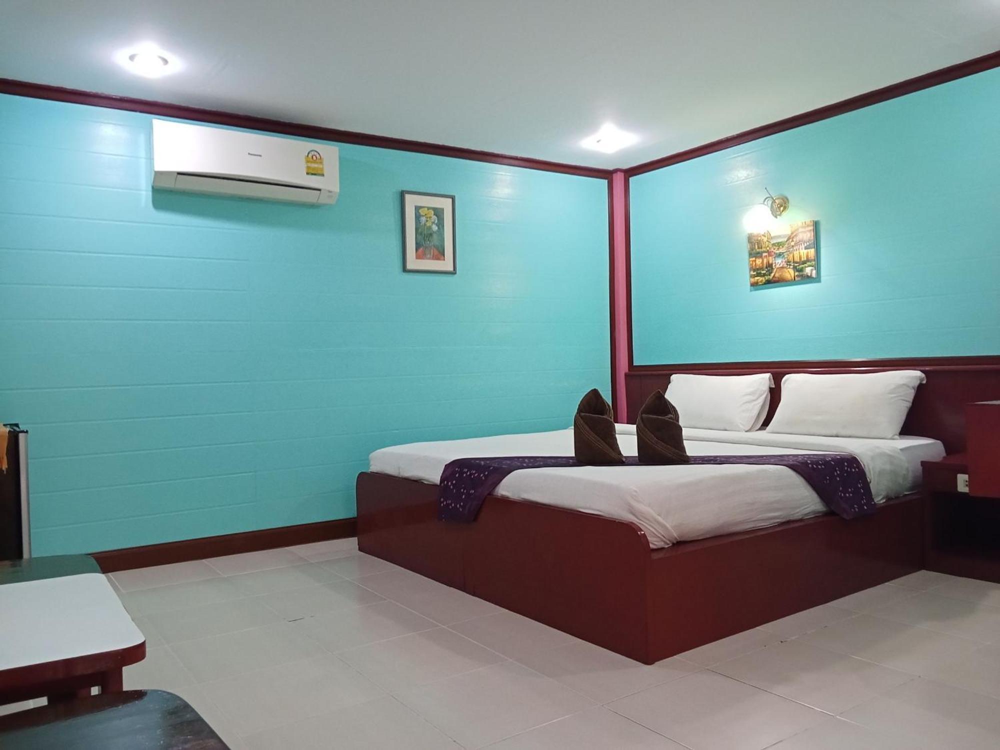 Haad Somboon House Hotel Bangszaphan Kültér fotó