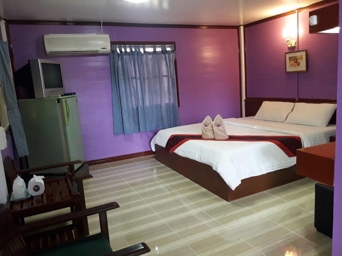 Haad Somboon House Hotel Bangszaphan Kültér fotó
