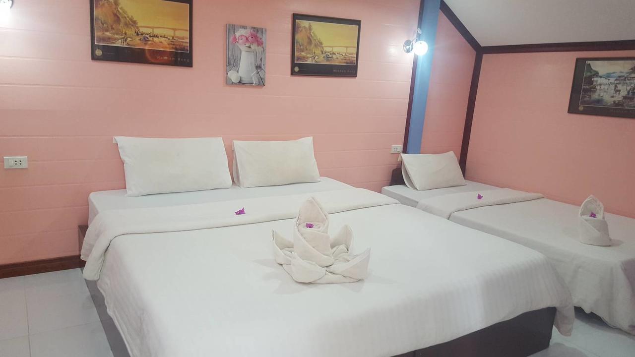 Haad Somboon House Hotel Bangszaphan Kültér fotó