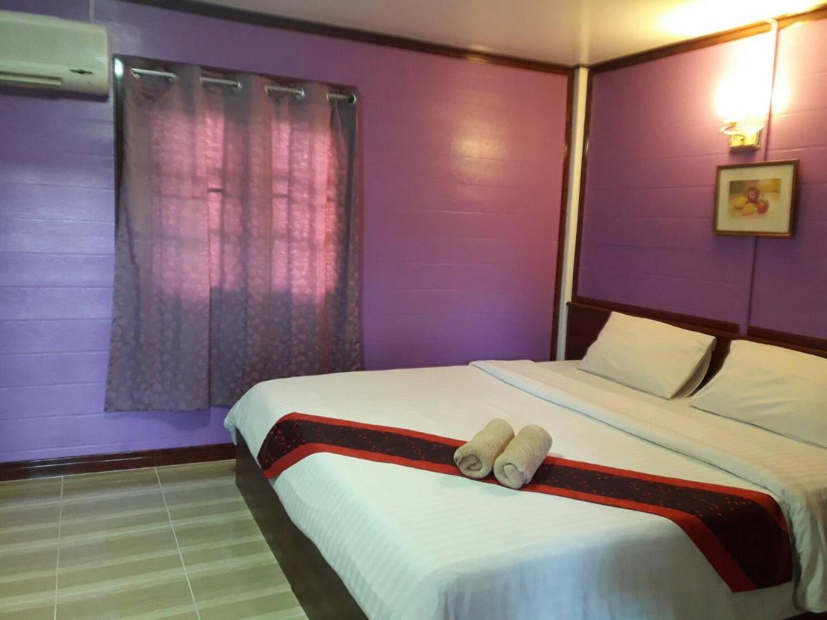 Haad Somboon House Hotel Bangszaphan Kültér fotó