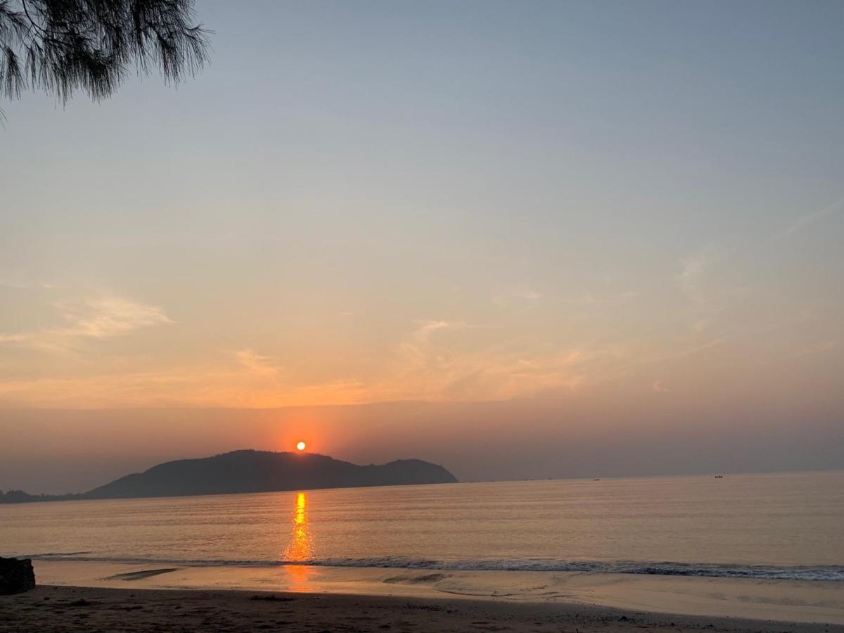 Haad Somboon House Hotel Bangszaphan Kültér fotó